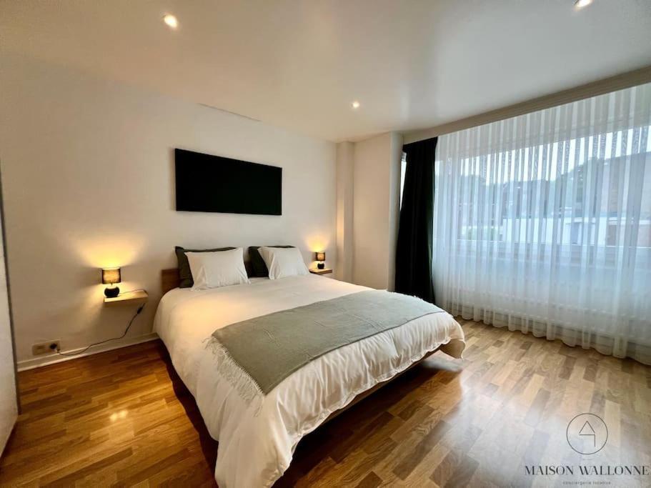 L'havre Luxueux De La Cite Ardente - *